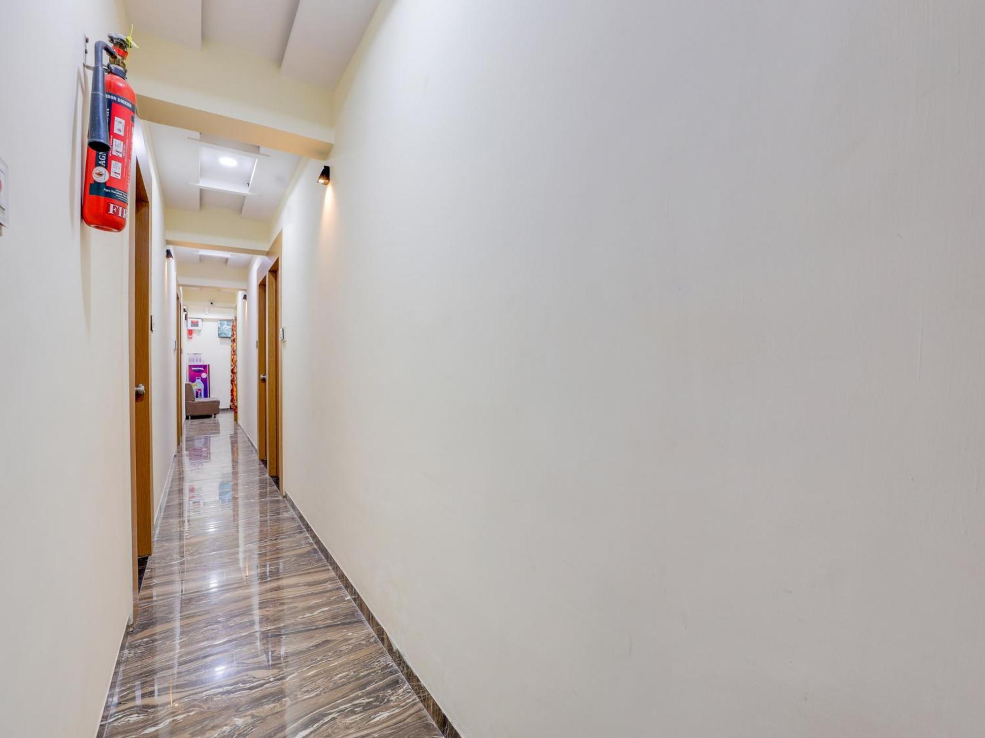 Hotel O Kb Villa Ahmadábád Kültér fotó